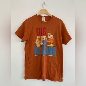 Dig Into Reading! Librarian or Teacher T-Shirt